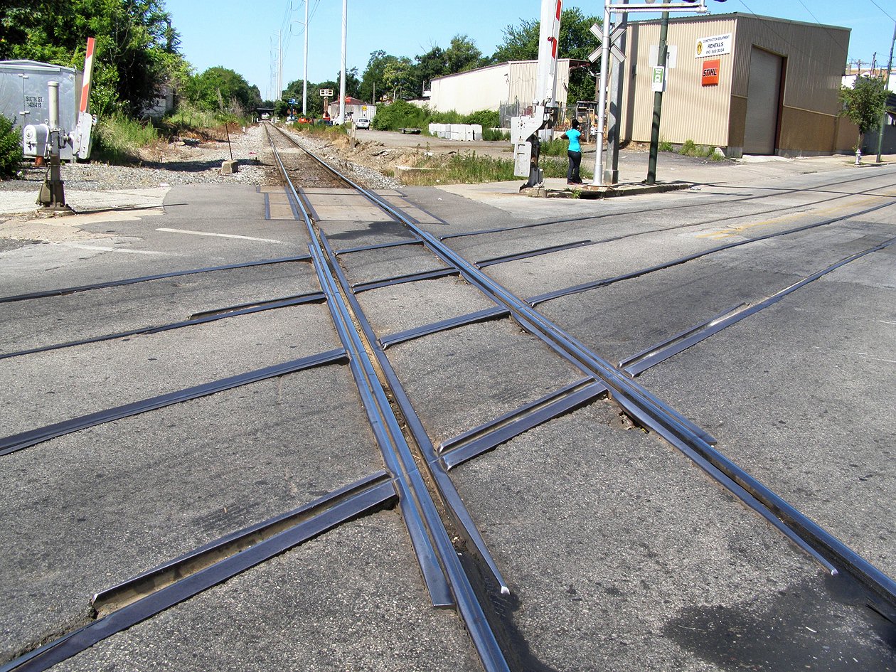 Darby PA Rail/Trolley Crossing Railfan Guide